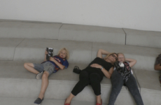 Müde bei der Biennale